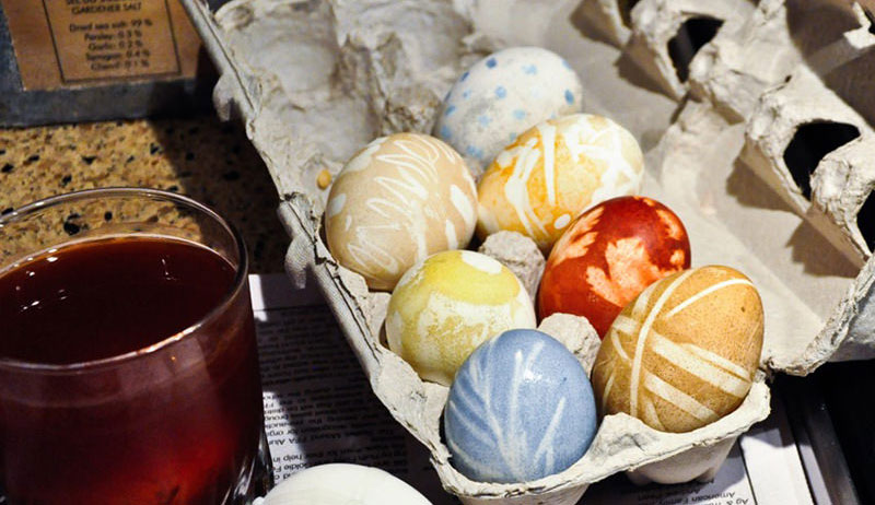 dyeing-easter-eggs