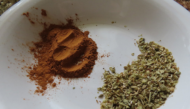 tea leaves that can be brewed to make a drink for chickens to keep them healthy in winter