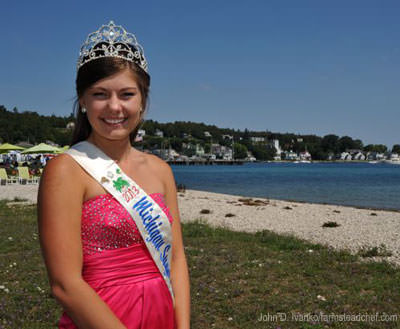 Mackinac Island Fudge Festival - Photo by John D. Ivanko (HobbyFarms.com)