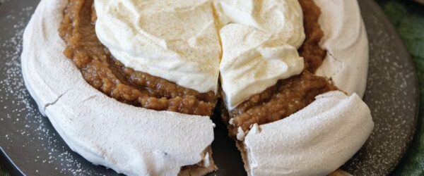 Cinnamon Maple Fig Pavlova Recipe